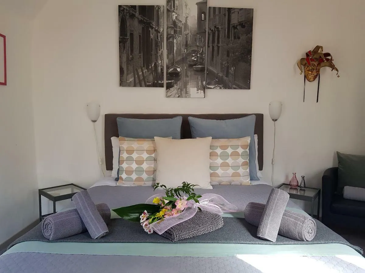 G & T Apartments Venice